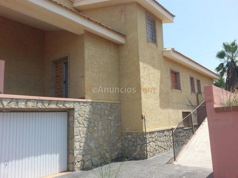 Adosado en venta en  Entrepinos, L'Eliana