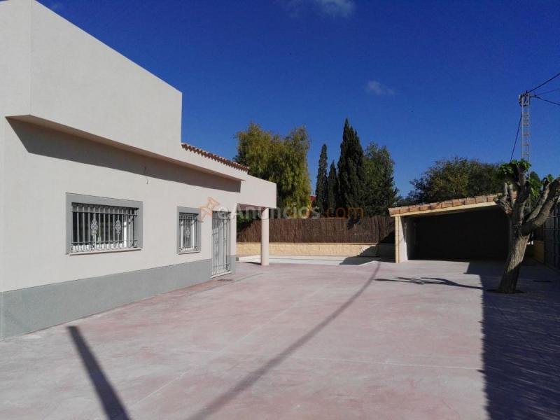 Adosado en venta en  Lugar Torrellano Alto Poligono 1, Torrellano, Elche  Elx