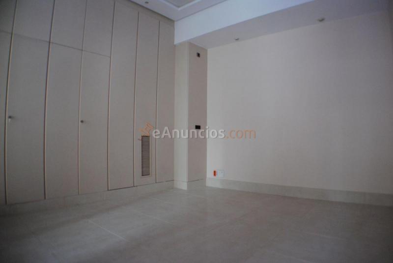 Local Comercial en alquiler en  Este, Gijón