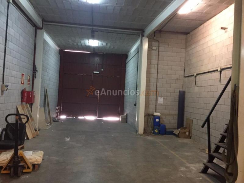 Edificio en venta en Calle Pincel, Pino Montano, Sevilla