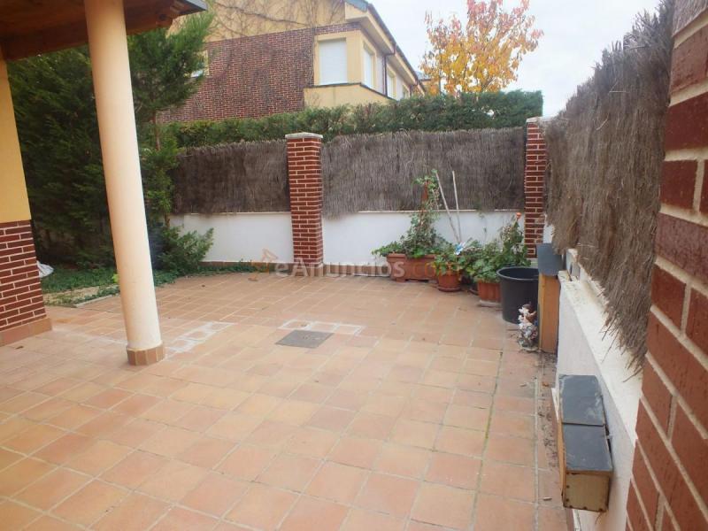 Casa en venta en Calle Azucena, Villamuriel de Cerrato