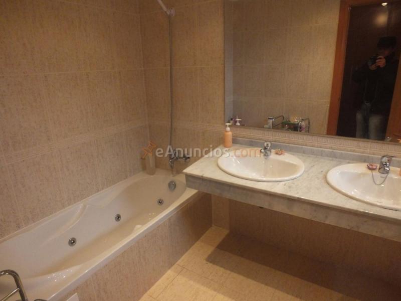 Casa en venta en Calle Azucena, Villamuriel de Cerrato