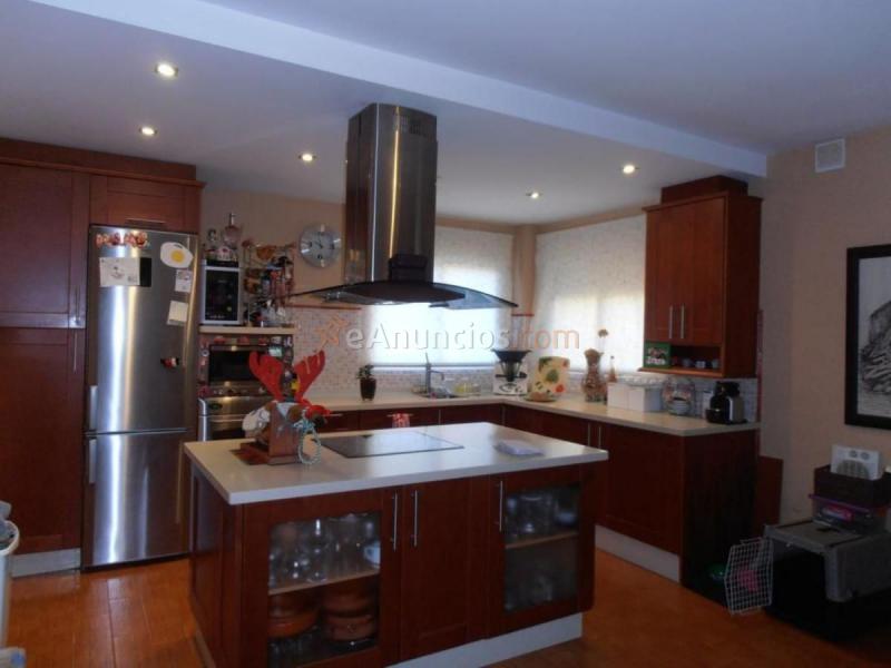 Adosado en venta en  Puerto de la Torre, Málaga