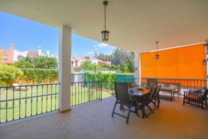 Casa en venta en Calle Sirio, Nueva Andalucía, Marbella
