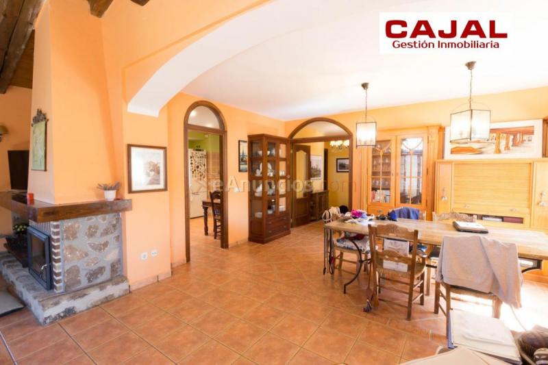 Adosado en venta en  Riaza