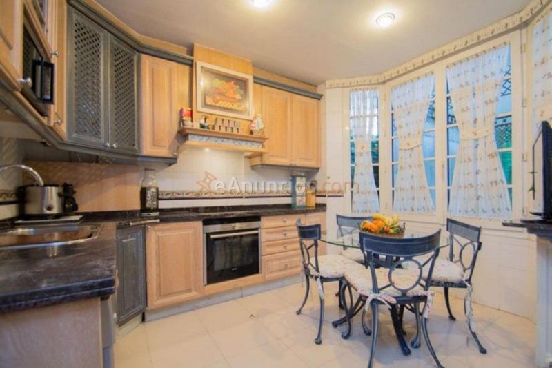 Adosado en venta en Avenida de andalucia, Barrio de los Periodistas, Granada