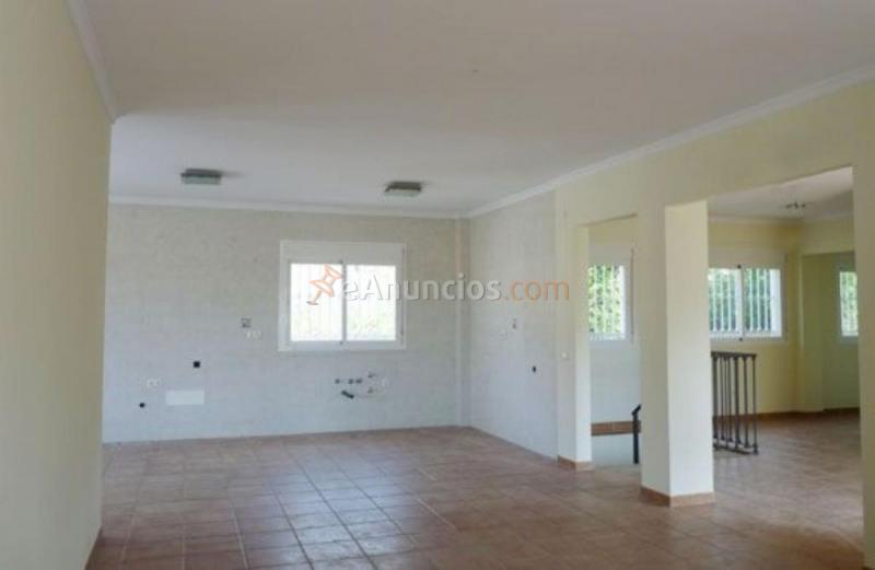 Adosado en venta en  Alcaucín
