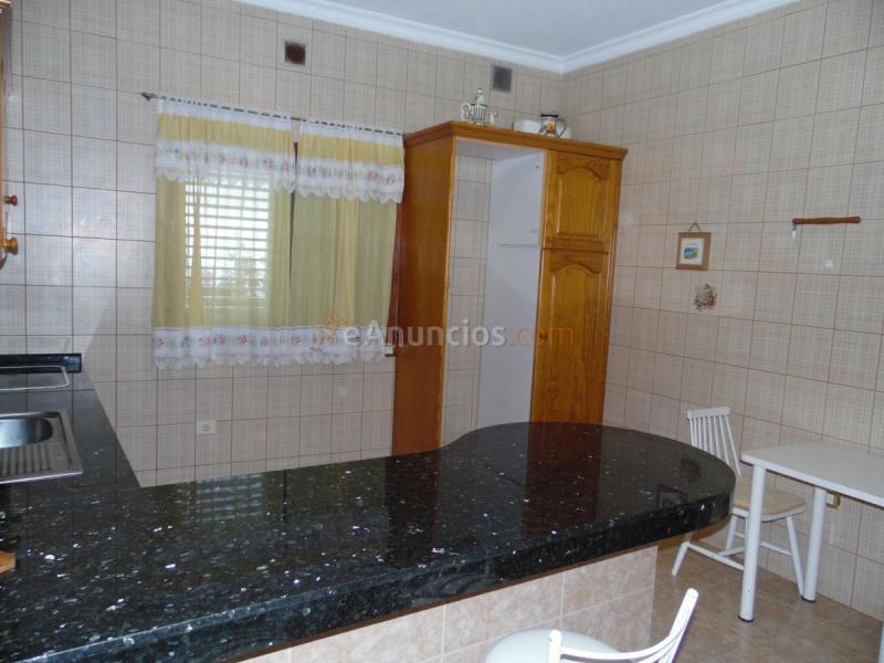 Adosado en venta en  Lomo Negro, Moya