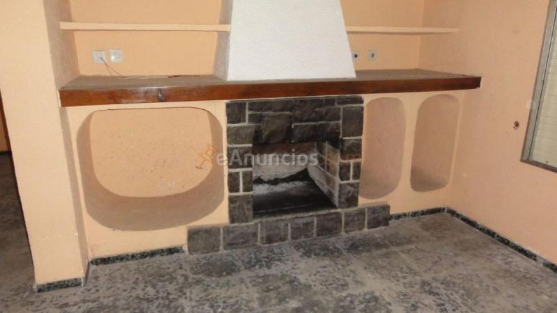 Adosado en venta en  Entrepinos, L'Eliana