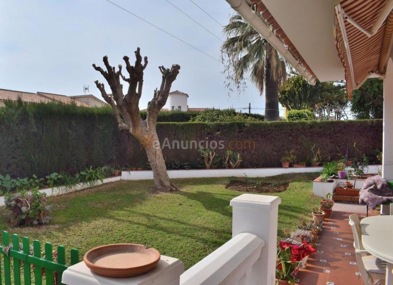 Adosado en venta en  Chilches