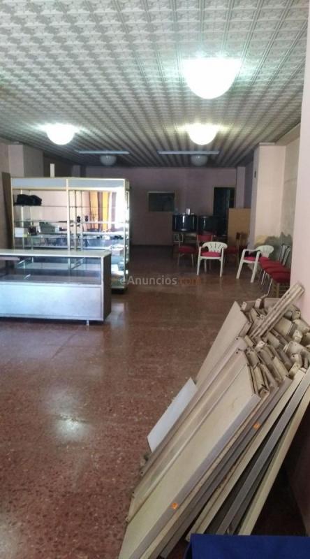 Local Comercial en alquiler en  Núcleo Urbano, La Pobla de Vallbona