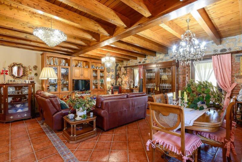 Adosado en venta en  Parres