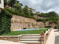 Adosado en venta en  Caeira