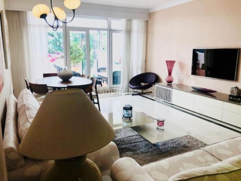 Apartamento en venta en  Urb. Marbella Real, Nagüeles-Milla de Oro, Marbella