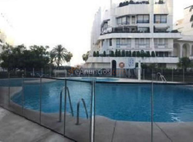 Apartamento en venta en Calle Ramón Gómez de la Serna, Marbella, Marbella Pueblo, Marbella