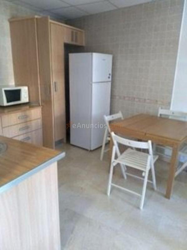 Apartamento en alquiler en Calle Lope de Rueda, Málaga, Puerto de la Torre, Málaga