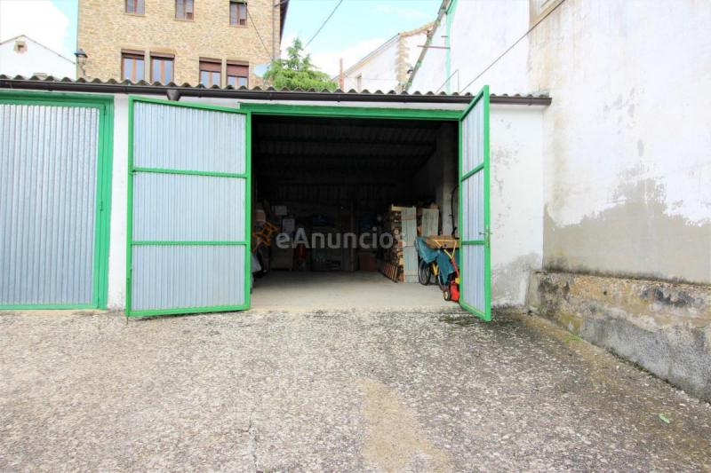 Adosado en venta en  Principal, Poblaciones sur, Jaca