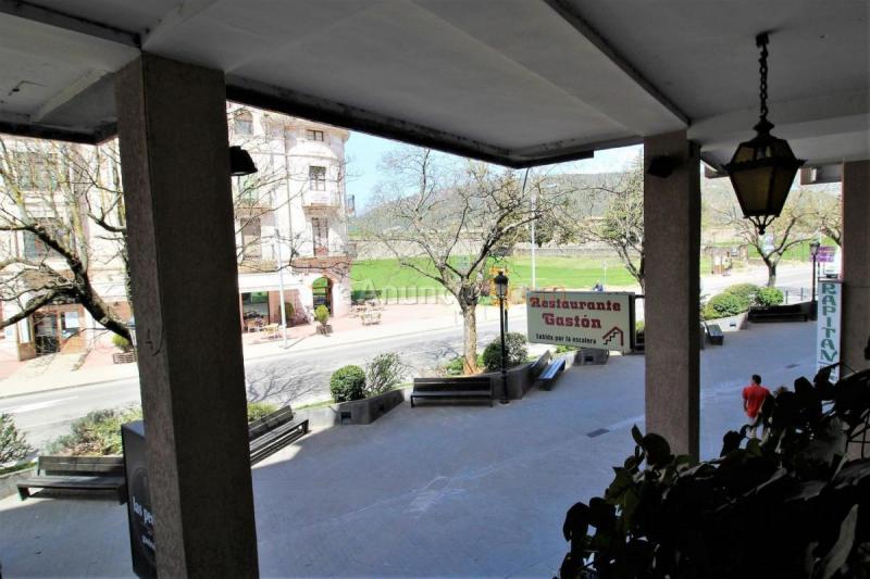 Local Comercial en venta en Avenida primer viernes de mayo, Casco Urbano, Jaca