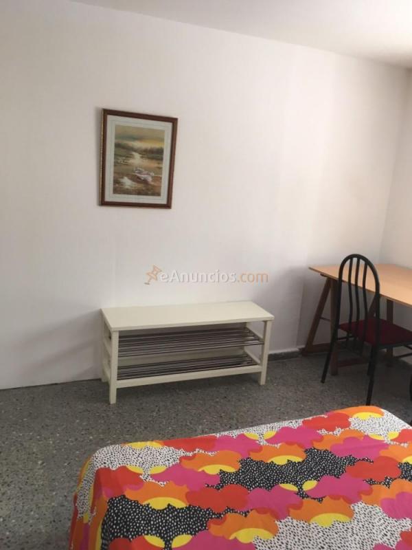 Alquiler Habitación Casco Histórico Cádiz.