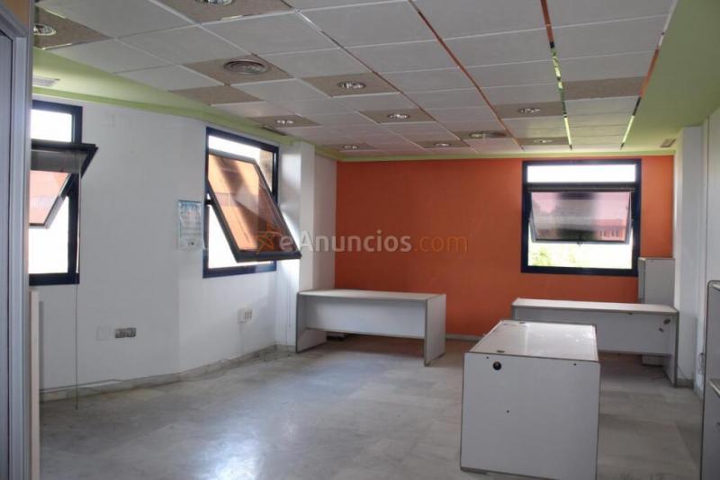 Magnífica  oficina en edificio, frente al Palacio de Congresos de Sevilla