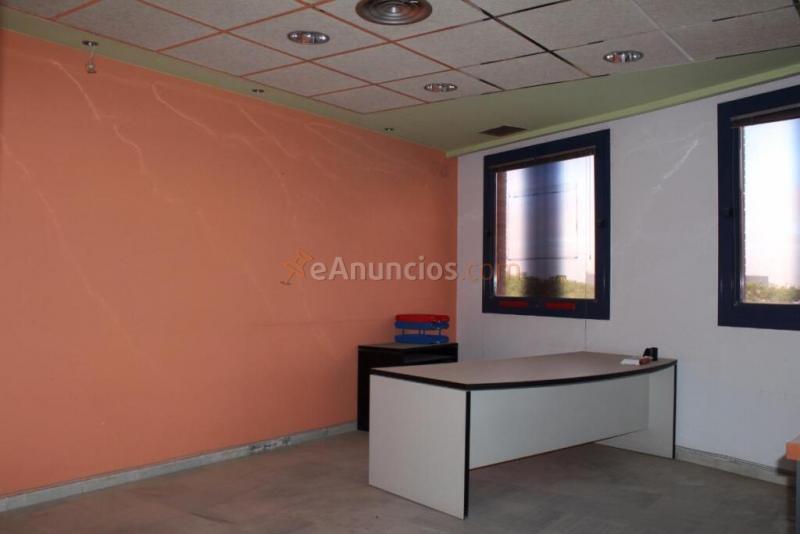 Magnífica  oficina en edificio, frente al Palacio de Congresos de Sevilla