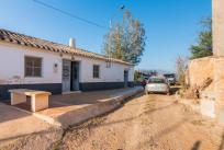 Casa rural con Finca de 26740 m de regadío en Alhama de Murcia. Cultiva, produce y vive.