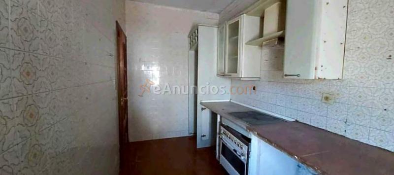 CASA DE PUEBLO EN PLANTA BAJA PARA REFORMAR