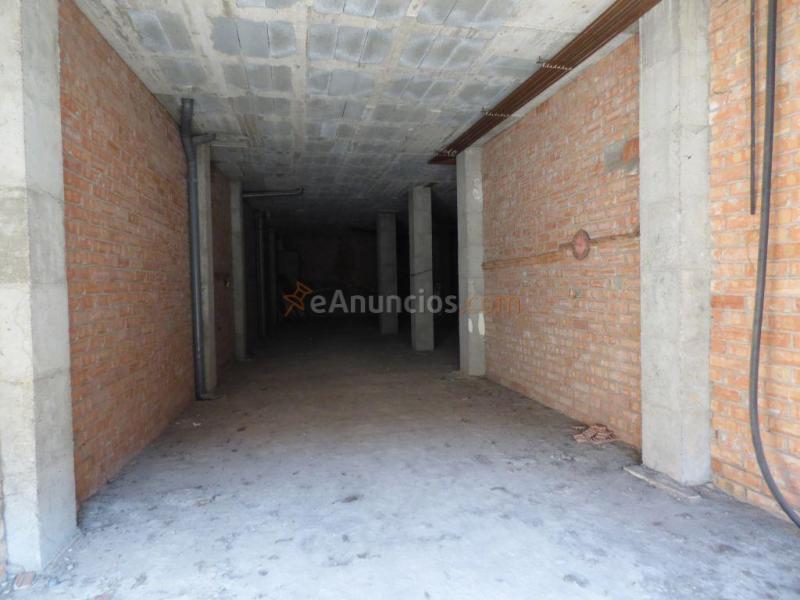 LOCAL COMERCIAL EN VENTA DE 165M2 EN LA ZONA DE PL CATALUÑA DE MANRESA