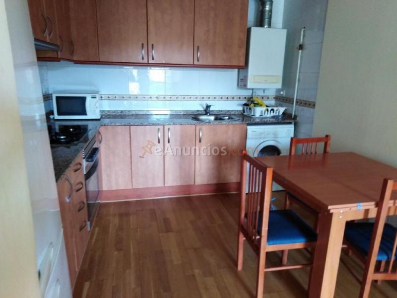 PISO SEMINUEVO EN VENTA DE 2 HABITACIONES CON INQUILINO, EN EL CASCO ANTIGUO DE MANRESA