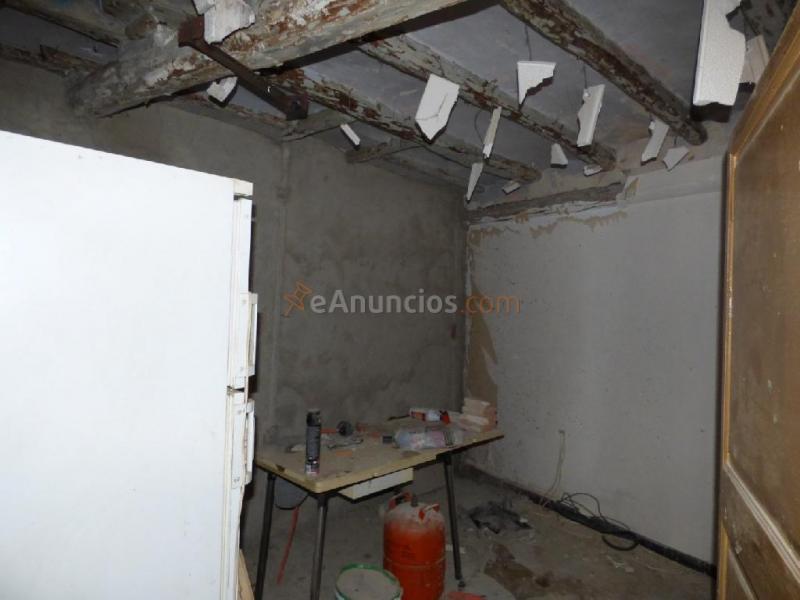 PISO PARA REFORMAR EN ZONA TRANQUILA DE SURIA A UN PASO DEL CENTRO EN VENTA