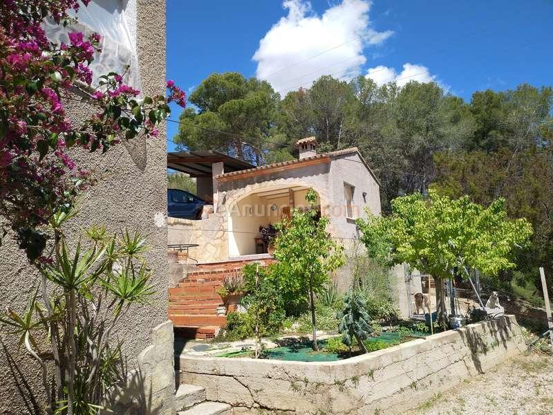 Chalet con piscina y vistas panorámicas