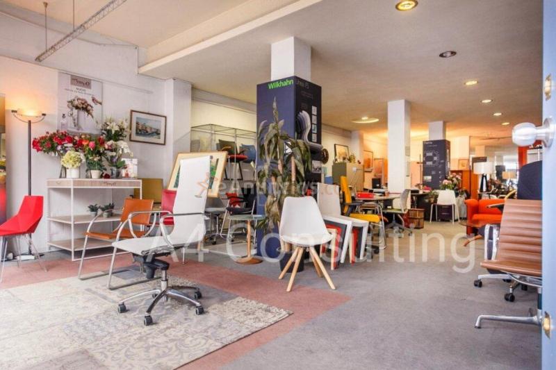 LOCAL DE ESQUINA CON AMPLIA FACHADA JUNTO PARROQUIA DE LOS REMEDIOS