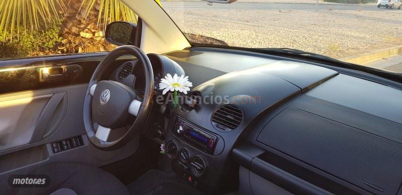 Volkswagen New Beetle 2.0 Cabrio de 2003 con 137 Km por 6.000 EUR. en Asturias