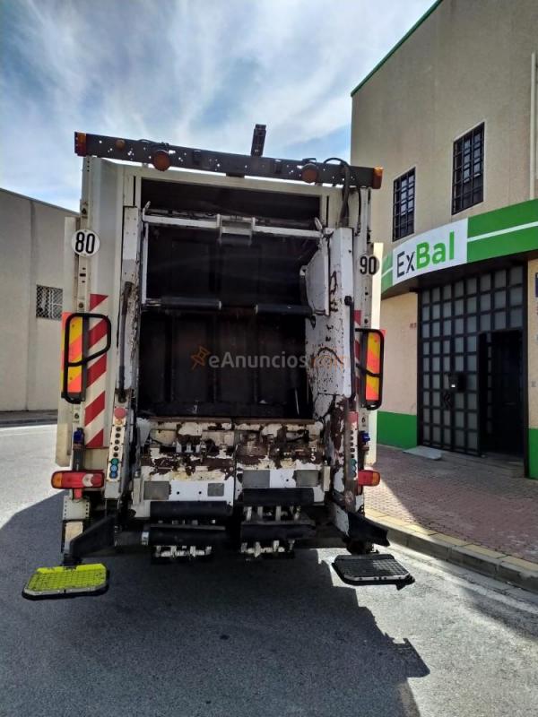Camion de recojida basura mercedes