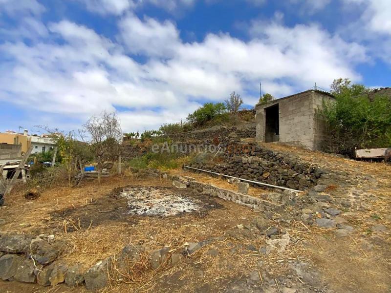 Se vende casa rural con finca