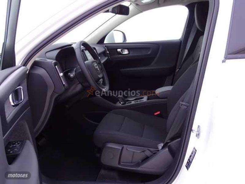 Volvo XC40 XC40 T2 Momentum Core Automatico de 2021 con 10 Km por 31.900 EUR. en Zaragoza