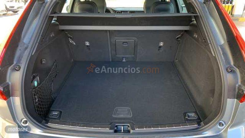 Volvo XC 60 XC60 B4 (D4) AWD R-Design Automatico de 2020 con 100 Km por 49.500 EUR. en Malaga