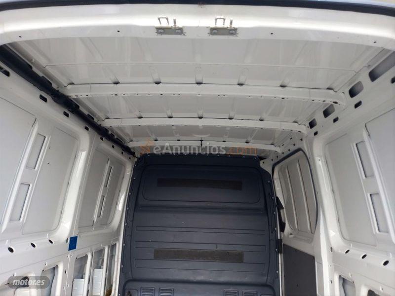 Volkswagen Crafter 35 Furgon PRO BM 2.0 TDI BMT 163CV de 2016 con 136.051 Km por 18.500 EUR. en Granada