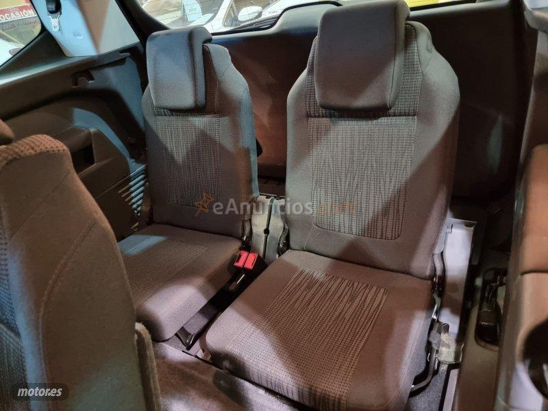 Peugeot 5008 1.6HDI FAP STYLE 115 7PL. de 2013 con 152.522 Km por 8.000 EUR. en Madrid