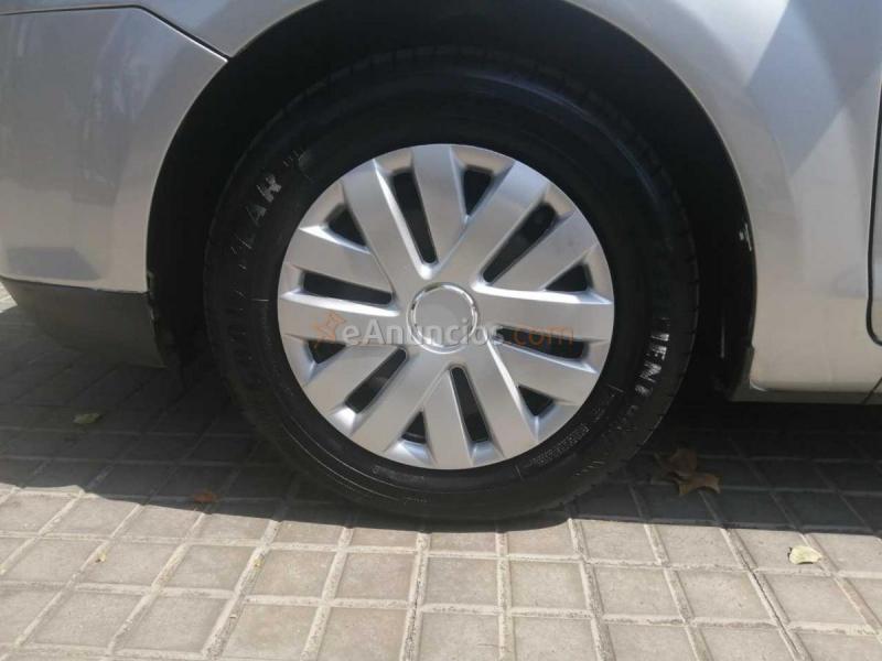 Ford Focus  1.6 TREND 