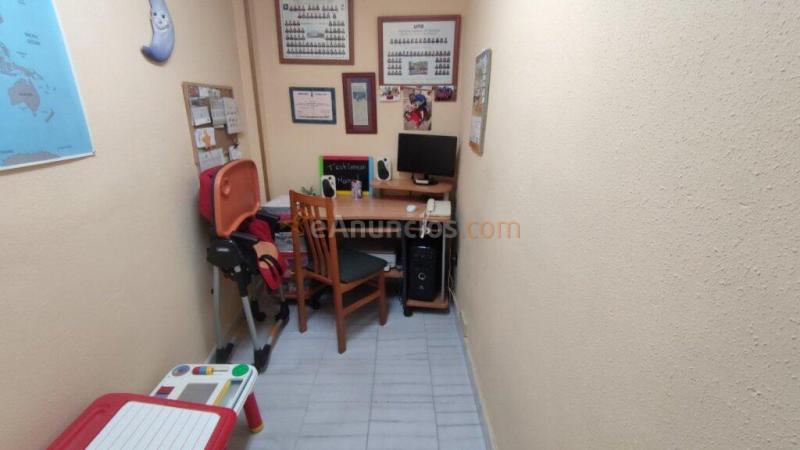 EDIFICIO Y CASA UNIFAMILAR EN VENTA EN ZONA VALLDAURA DE MANRESA.