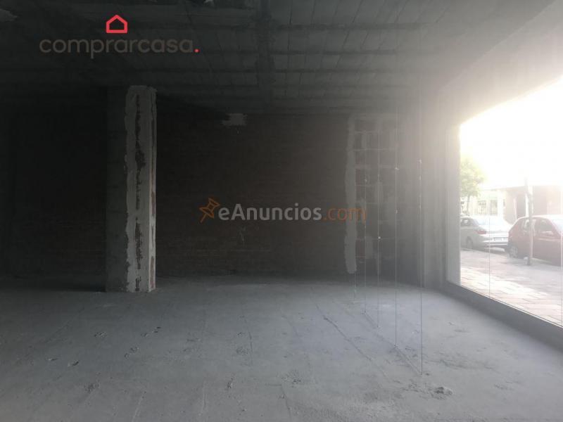 VENTA. CAPPONT. LOCAL COMERCIAL ESQUINERO CON AMPLIO ESCAPARATE