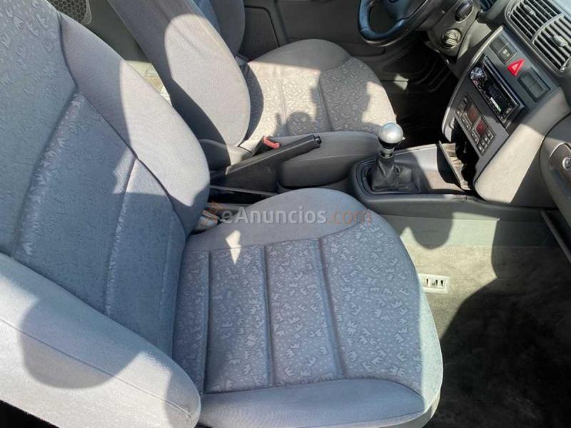 Audi A3 1.8  5V  125 CV POSIBILIDAD DE GARANTIA