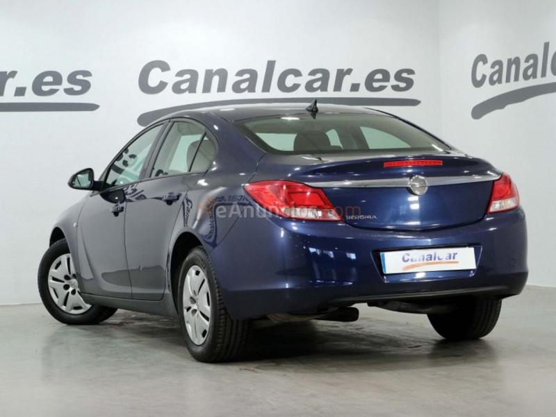 Opel Insignia  1.8 16v Essentia 