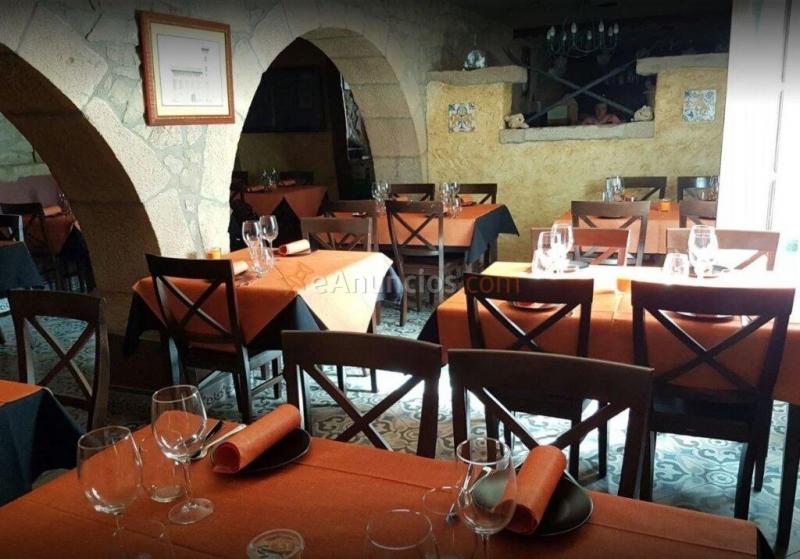 Complejo rural de restaurante y tres viviendas