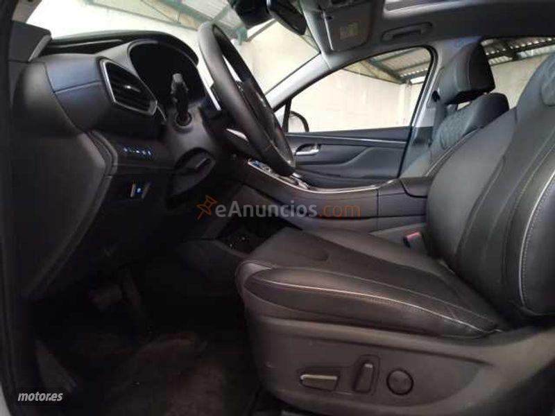 Hyundai Santa Fe Santa Fe 2.2CRDi Tecno 7pl 2WD 8DCT de 2021 con 16.700 Km por 44.690 EUR. en Jaen
