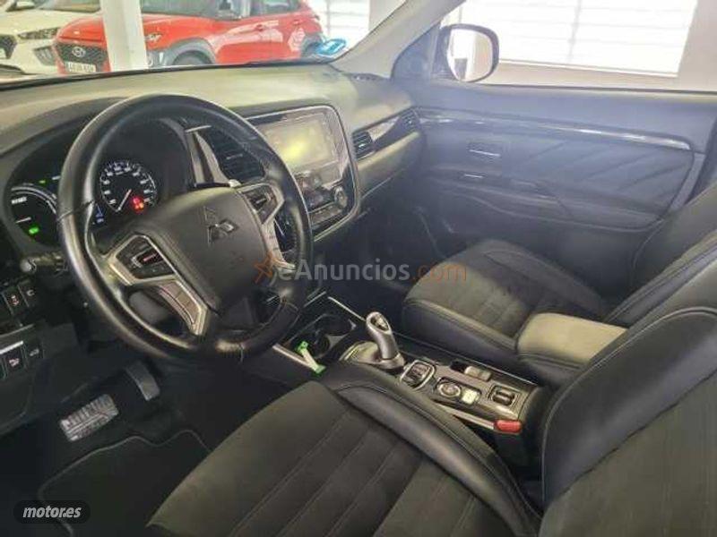 Mitsubishi Outlander Outlander PHEV Motion 4WD de 2018 con 43.000 Km por 27.990 EUR. en Madrid