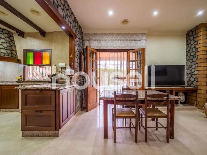 Casa en venta de 430m en Calle Málaga, 41200 Alcalá del Río (Sevilla)