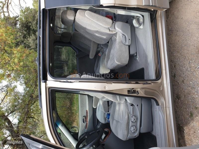 Kia Carnival 144 CV de 2004 con 227.000 Km por 3.800 EUR. en Segovia