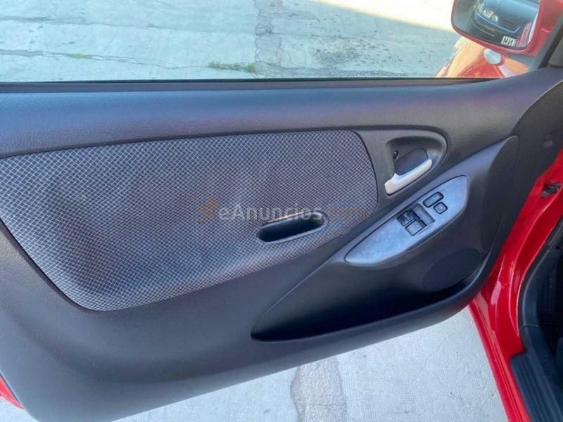 Toyota Yaris 1.3  VVTI  87 CV  MOTOR POR CADENA